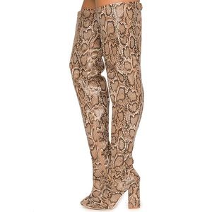 CAPE ROBBIN
Women's Betisa-4 Thigh-High Boot